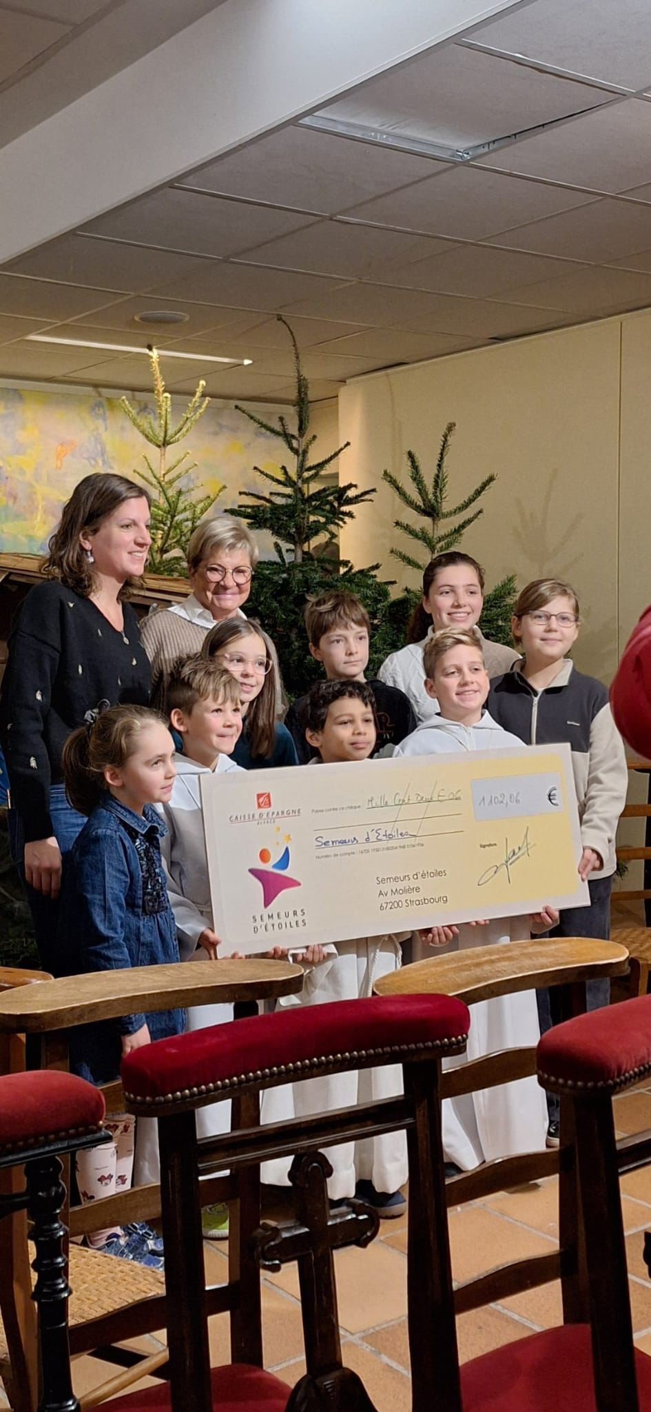 Des jeunes préparant leur première communion à la chapelle de Hautepierre